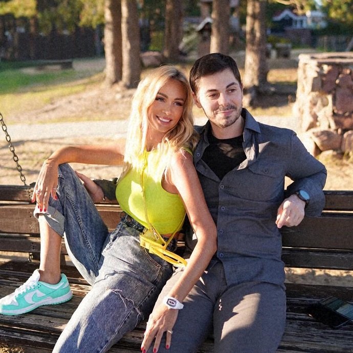 Виктория Лопырева провела время с мужем после слухов о расставании 