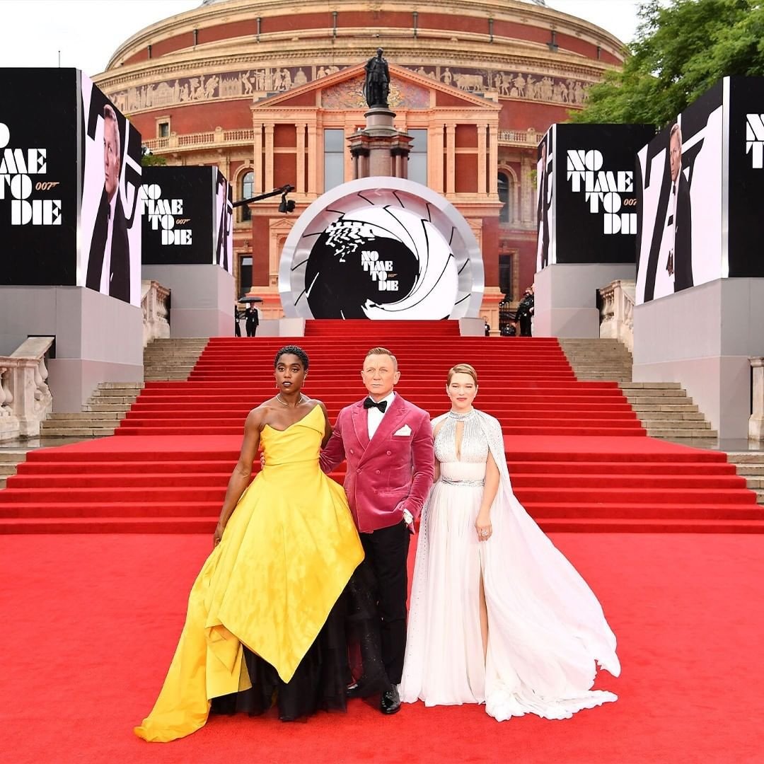 Агент 007 в розовом: состоялась мировая премьера фильма бондианы «Не время умирать»