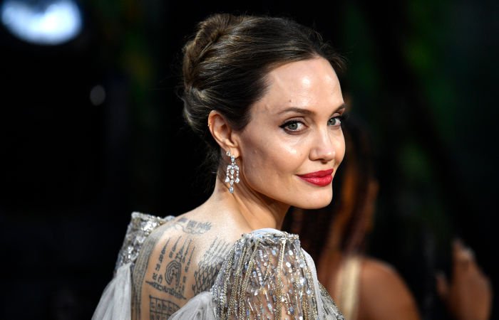 Анджелину Джоли заподозрили в романе с бывшим мужем
