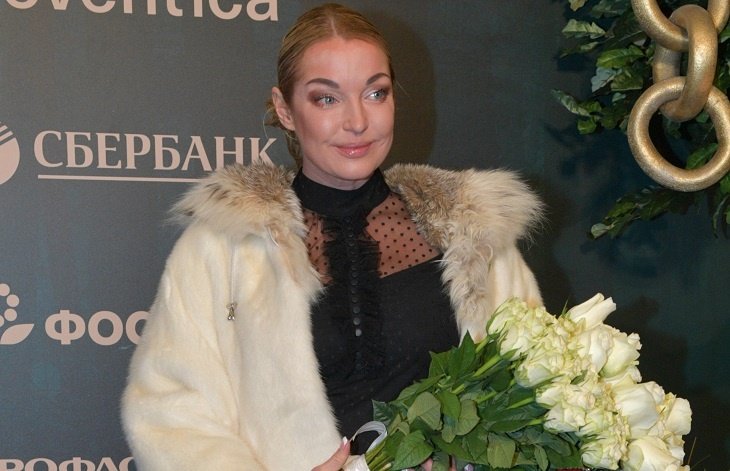 "Чмо": Анастасия Волочкова высказалась о бывшем муже