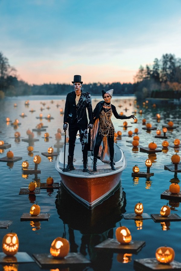 Беременная Валерия Чекалина заставила мёрзнуть мужа на пруду, чтобы сделать фотографии для Хеллоуина