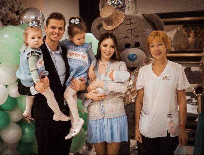 Анастасия Костенко намекнула, что планирует четвертого ребенка