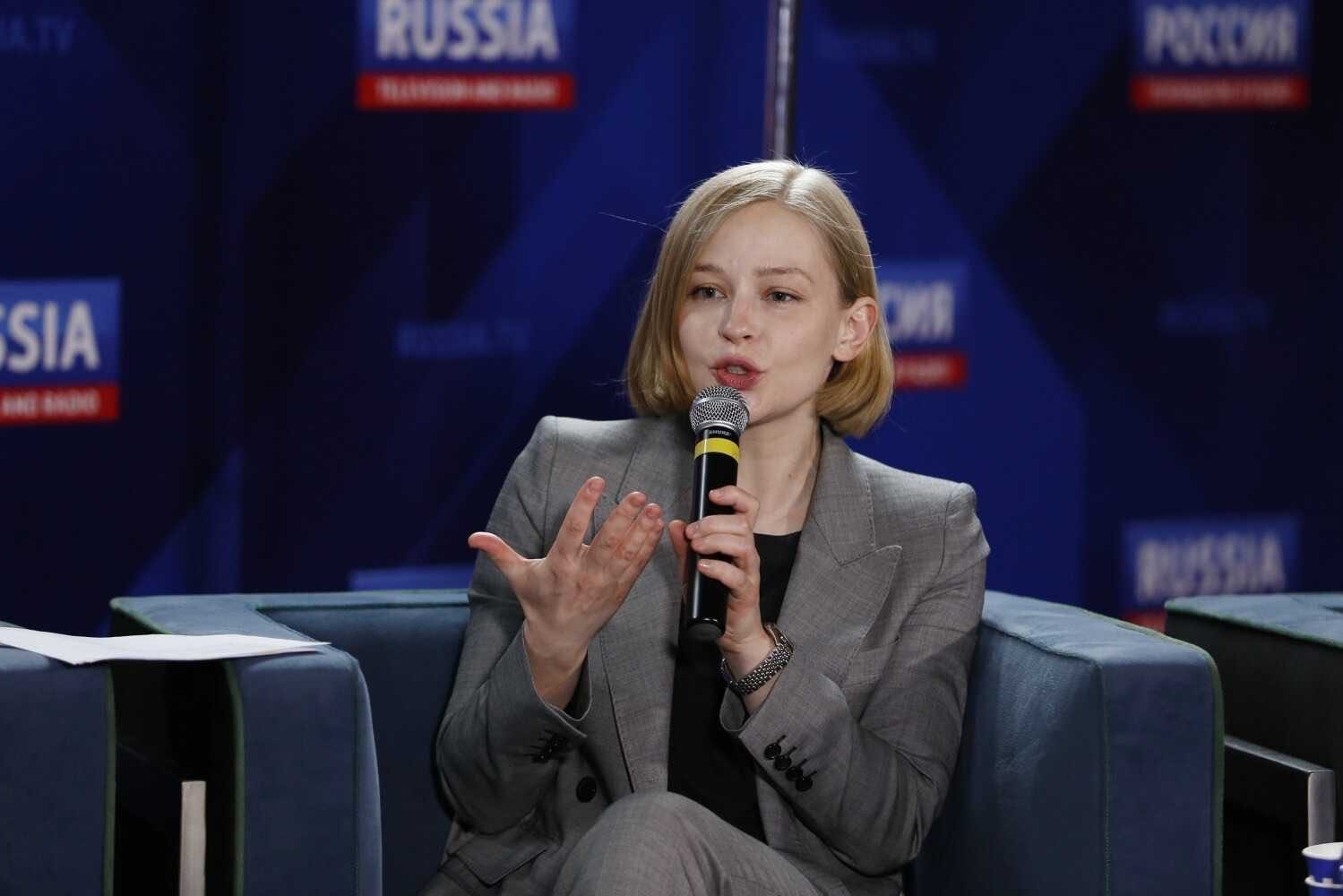 "Плакала": Юлия Пересильд отреагировала на критику своего полёта в космос