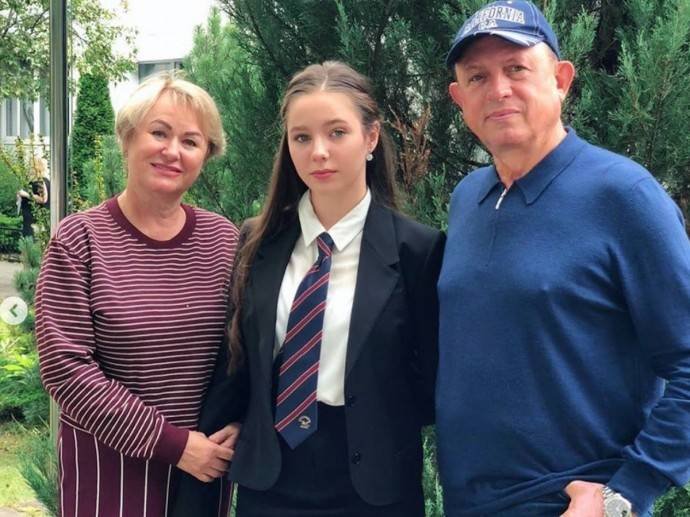 РОдители Юлии Началовой не хотят, чтобы её дочь шла в шоу-бизнес