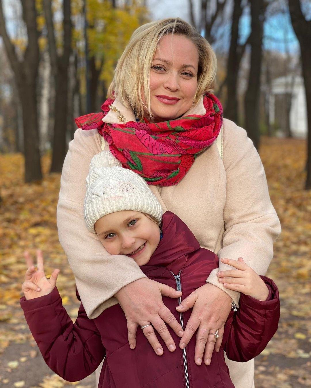 "Нужно быть проще": Светлана Пермякова сообщила, что её дочь ездит в школу на общественном транспорте