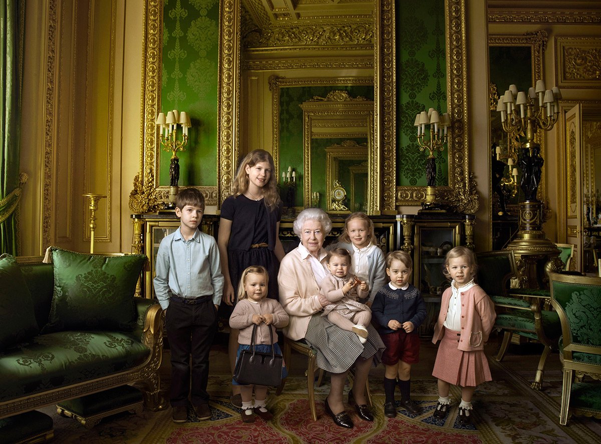 Елизавета II отменила предрождественский семейный обед из-за коронавируса