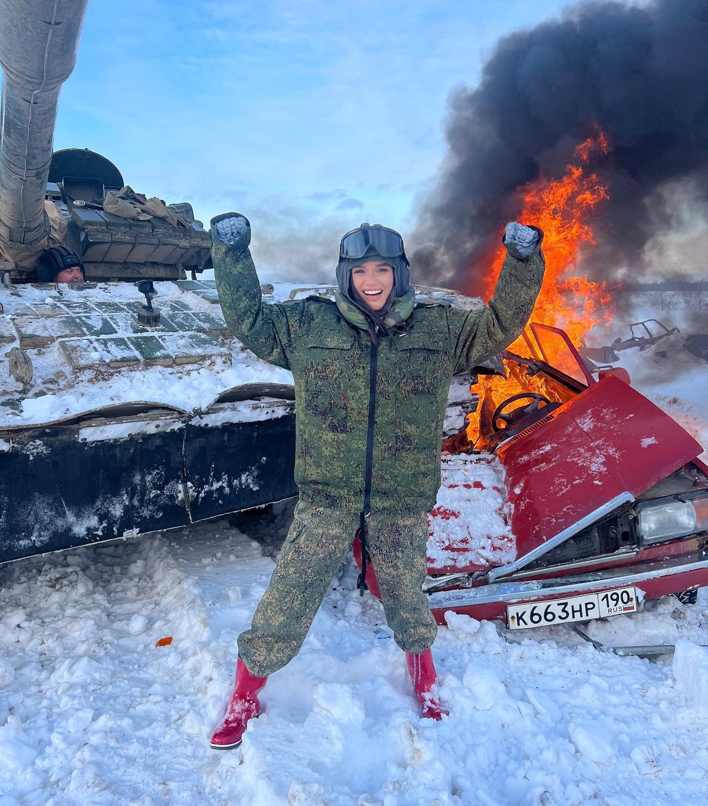 "Было страшно": Ксения Бородина прокатилась в танке