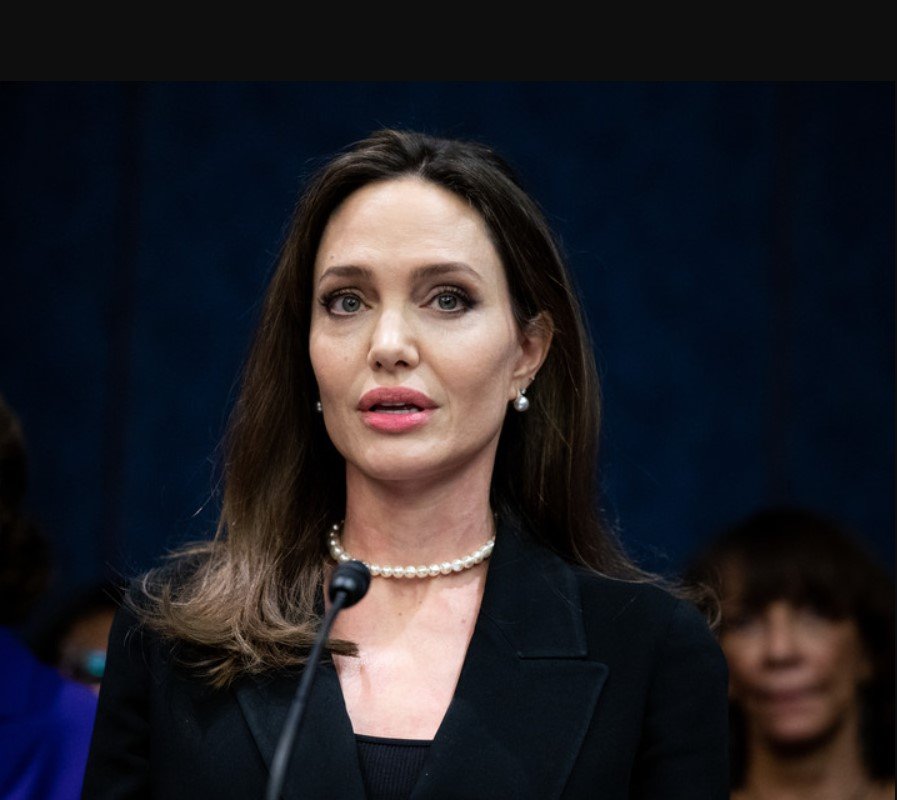 Как выглядит фото Анджелины Джоли без фильтров