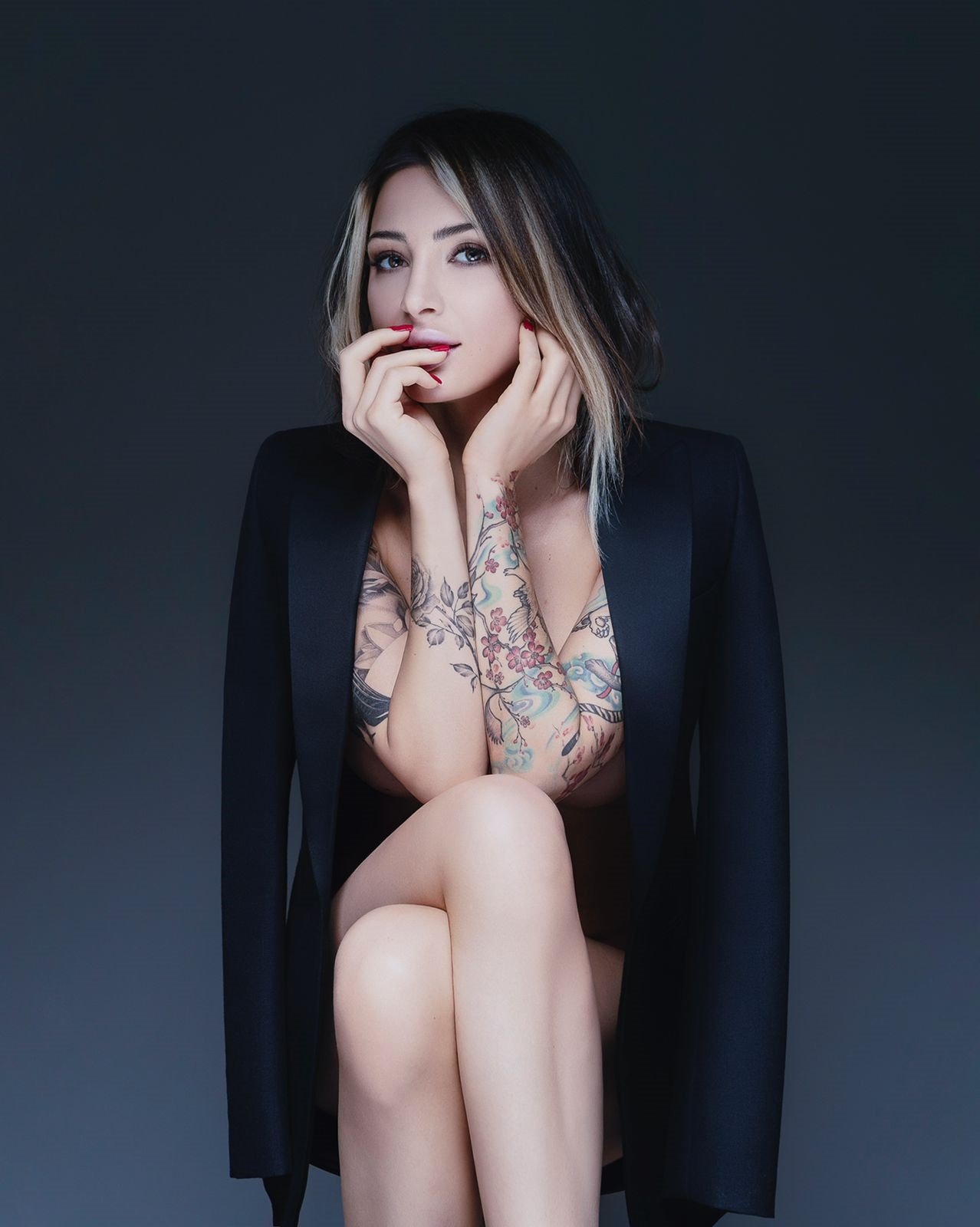 Поп-рок певица Яны Ясс представила необычный трек "Ядовитая ночь"