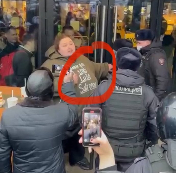 Полиция составила на Луку Сафронова протокол о хулиганстве