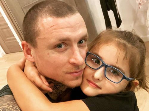 "Ты ее довела": Павел Мамаев считает, что бывшая жена настраивает дочь против него