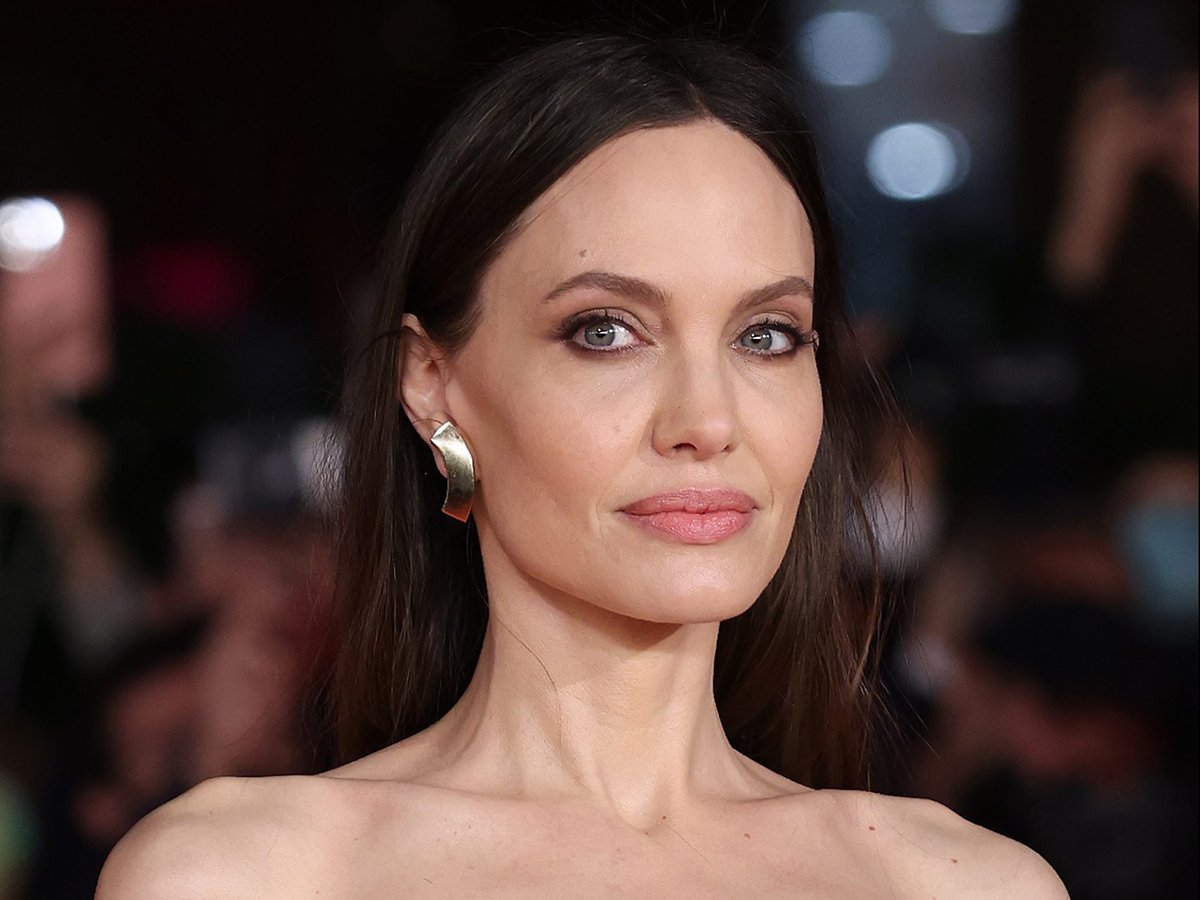 "Правда не обнародована": представитель Анджелины Джоли высказался об иске Брэда Питта