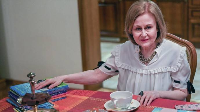 "Рак кишечника": Дарья Донцова рассказала о болезни своего мужа
