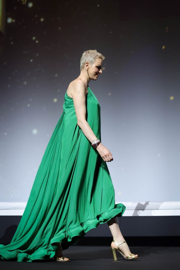 Принцесса Монако Шарлен надела нелепое платье-"занавеску"