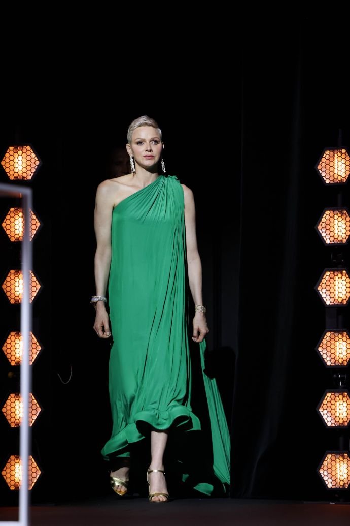Принцесса Монако Шарлен надела нелепое платье-"занавеску"