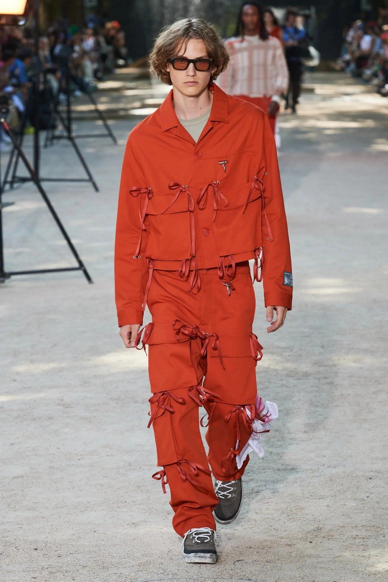 Риз Купер на Парижской неделе мужской моды выбрал практичность и простоту