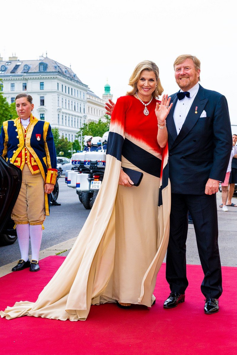 Королева Максима надела флаг Нидерландов на концерте в Вене