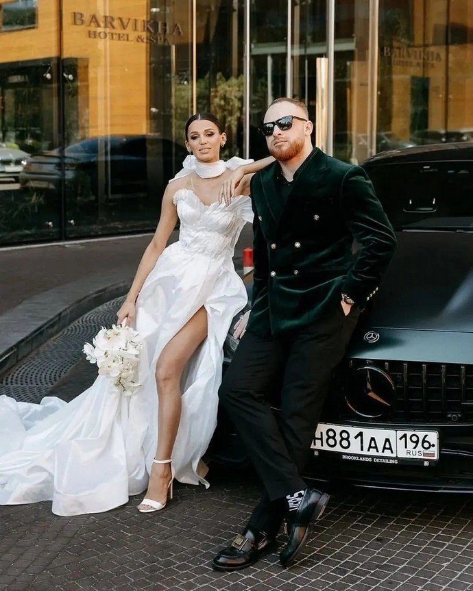Исполнитель хита «Малиновый свет» Лёша Свик наконец-то женился