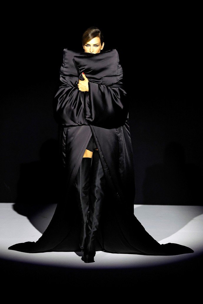 Стефан Роллан провел элегантный показ на неделе высокой моды в Париже