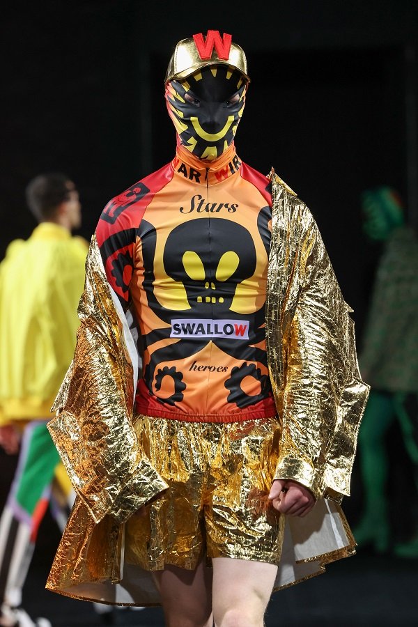 Walter Van Beirendonck пригласил всех в театр на показе свой новой коллекции