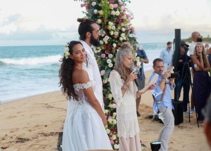 Топ-модель Лаис Рибейро и игрок НБА Джоаким Ноа сыграли пышную свадьбу в Бразилии