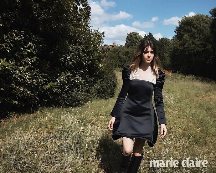 Дейзи Эдгар-Джонс меняла платья от модных брендов как перчатки, позируя для журнала Marie Claire