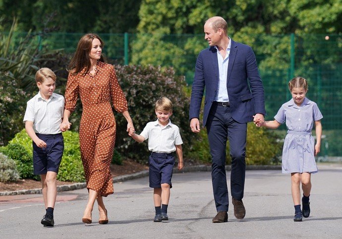 Дети принца Уильяма и Кейт Миддлтон познакомились с новой школой Ламбрук