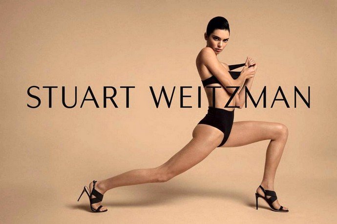 Ким Кардашьян снялась в рекламе обуви Stuart Weitzman без верхней одежды