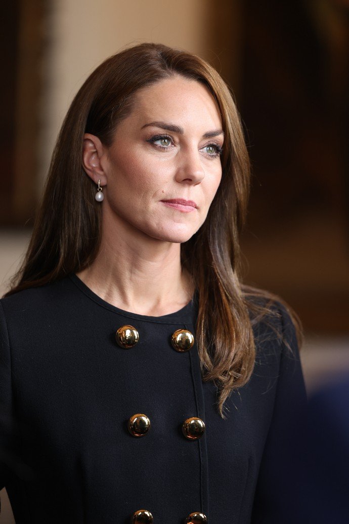 Кейт Миддлтон сразу после похорон королевы вышла  на публику в  Dolce & Gabbana