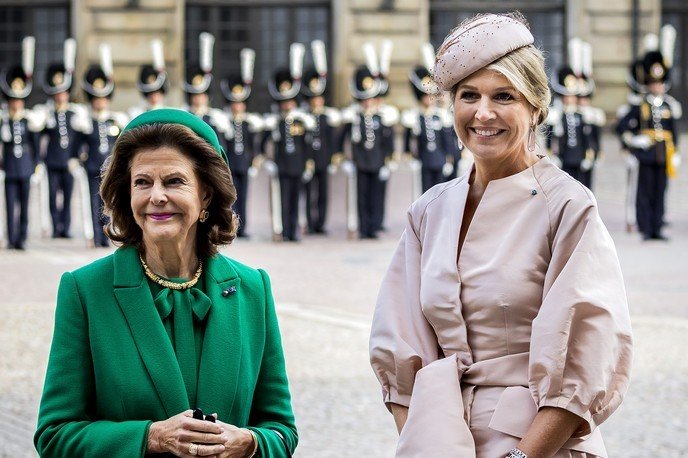 Королева Максима и королева Сильвия устроили в Стокгольме дуэль нарядов