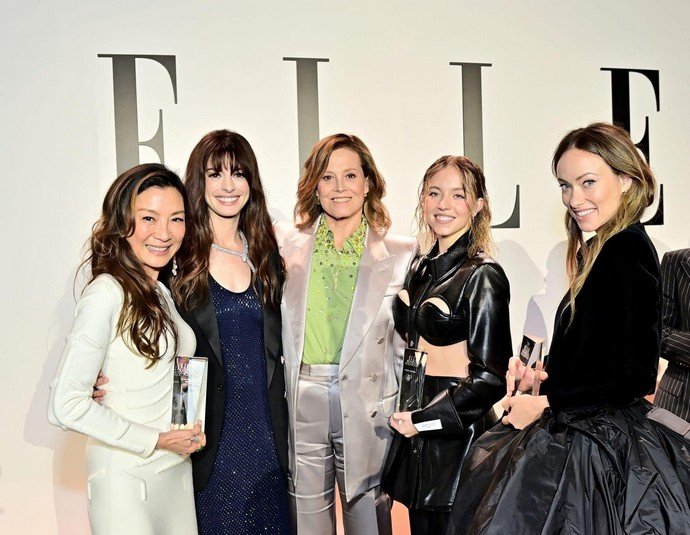 Обтягивающее, чёрное, пикантное: Хейли Бибер, Оливия Уайлд, Энн Хэтэуэй, Сидни Суини блистали на мероприятии Women In Hollywood