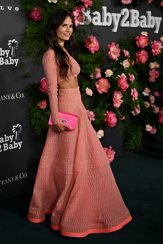 Розовый гламур: Джессика Альба и Ким Кардашьян стали королевами бала на благотворительном вечере Baby2Baby