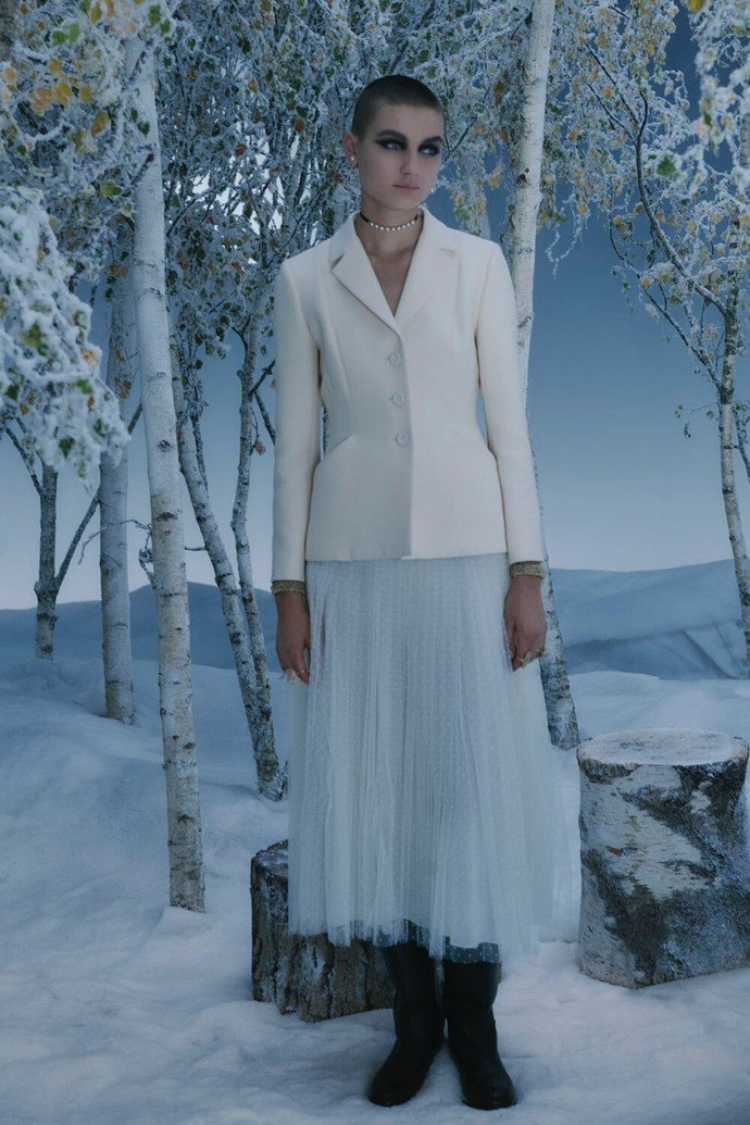 Русские мотивы в новой коллекции Dior и при чём тут Наталья Водянова: Французский бренд сделал тонкие намёки