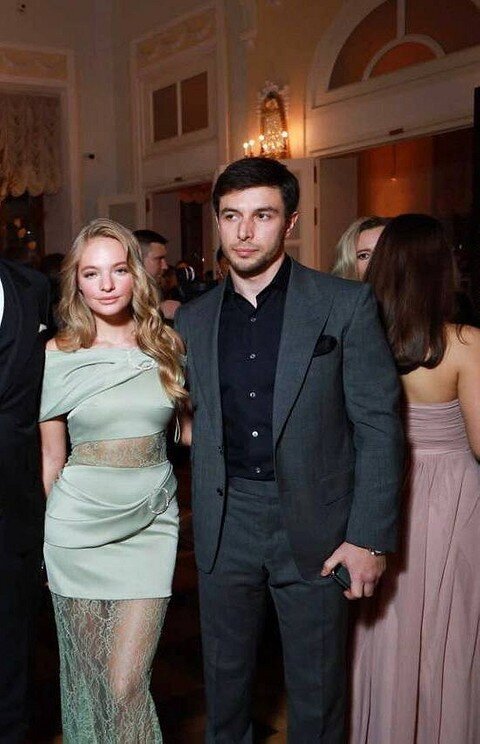 Лиза Пескова официально стала женой своего чеченского бойфренда