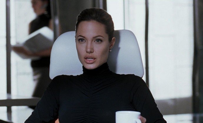 Шпионские страсти: Анджелина Джоли возобновила тайные свидания с мужчинами с подпиской о неразглашении