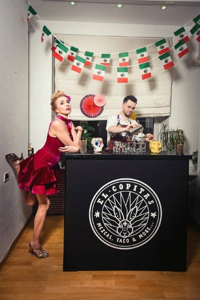 Светлана Бондарчук сменила два эксклюзивных платья на мексиканской вечеринке с сомбреро и кактусами