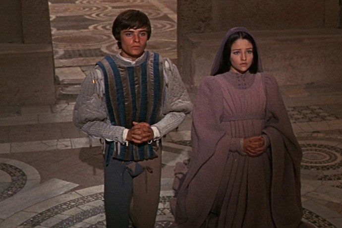 Актёры Леонард Уайтинг и Оливия Хасси, сыгравшие Ромео и Джульетту, подали в суд на Paramount Pictures