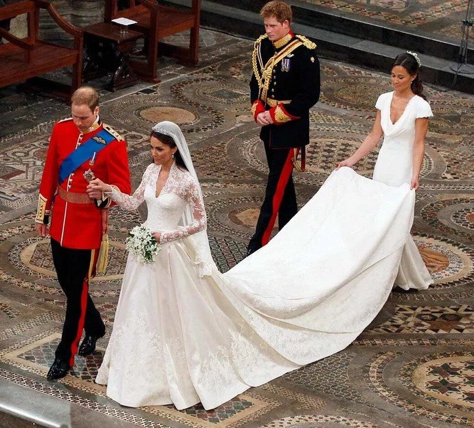 Идеальная свадьба принца Уильяма оказалась обманом:  Принц Гарри продолжает развенчивать мифы о своём семействе