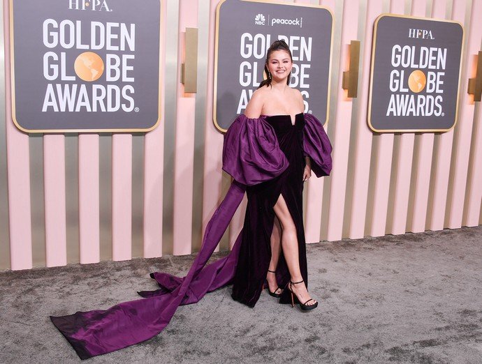 «Худший номер вечера»: Хайди Клум и Селену Гомес раскритиковали за неуместные наряды на церемонии «Золотой глобус»