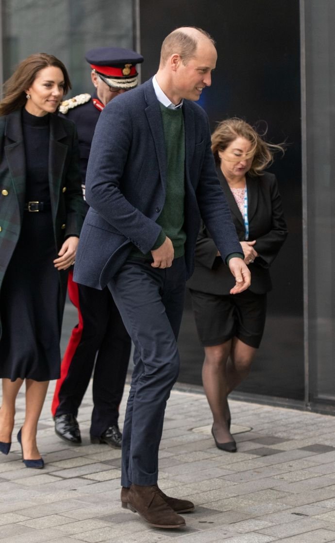 "Достойны уважения": принц и принцесса Уэльские появились перед толпой с сияющими улыбками после отвратительного скандала с принцем Гарри