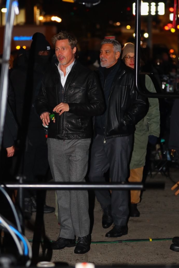 Папарацци поймали сразу 2-х красавцев: Брэда Питта и Джорджа Клуни на съемках фильма
