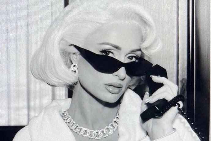 «В образе вечной иконы»: Пэрис Хилтон предстала в новой гламурной фотосессии для журнала Vogue Arabia