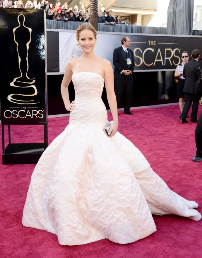 Топ-10: Самые дорогие наряды голливудских звезд за всю историю "Оскара"