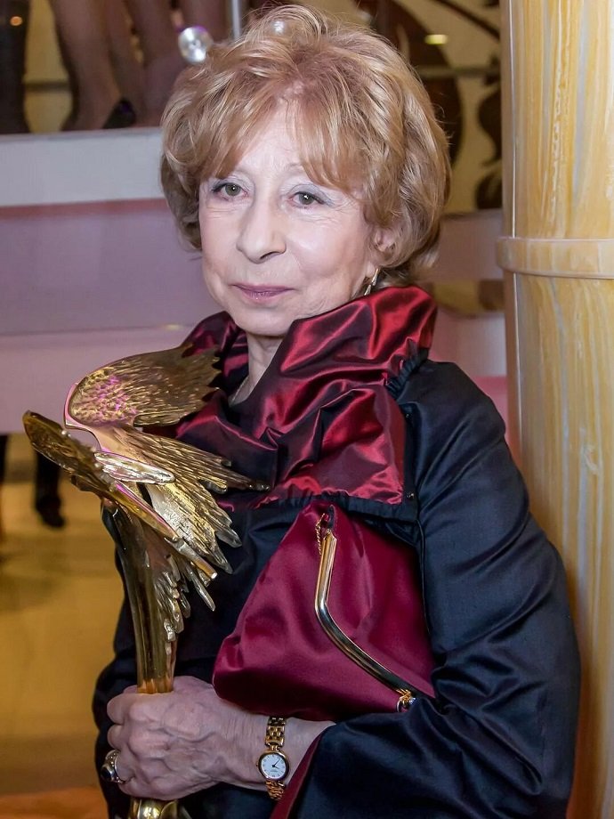 84-летняя актриса Лия Ахеджакова окончательно уволилась из «Современника»