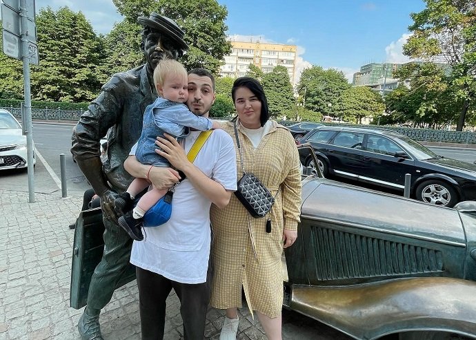 Экс-участница «Дом-2» Саша Черно вступила в перепалку с подписчиком из-за диагноза сына 