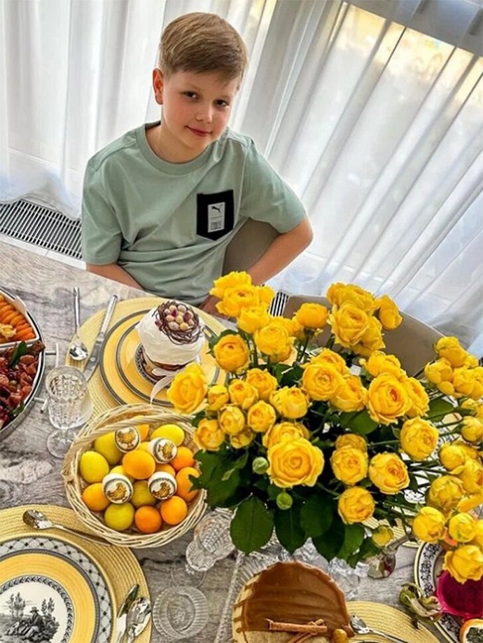 Женя Феофилактова из «Дома-2» выложила фото с повзрослевшим сыном от Антона Гусева 