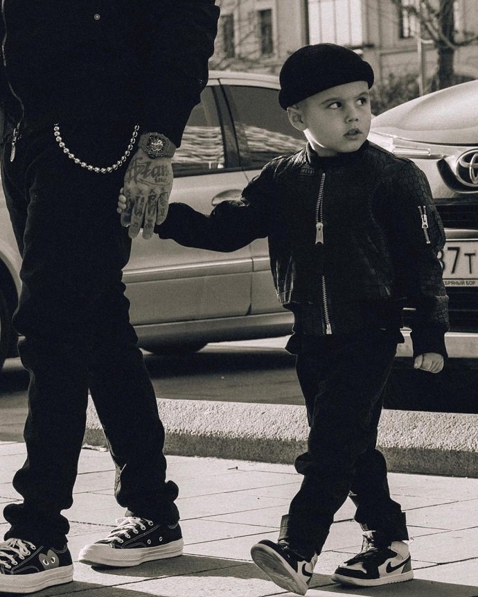 Рэпер Тимати опубликовал новые фото с подросшим сыном