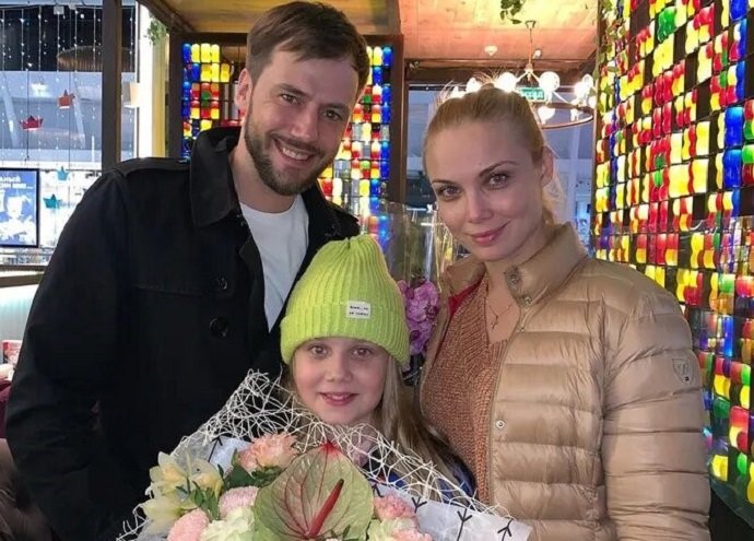 Повзрослевшая дочь Татьяны Арнтгольц и Ивана Жидкова хочет сменить фамилию