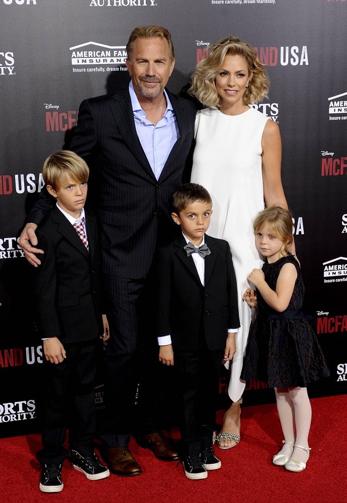 Жена американского актера Кевина Костнера подала на развод после 18 лет брака