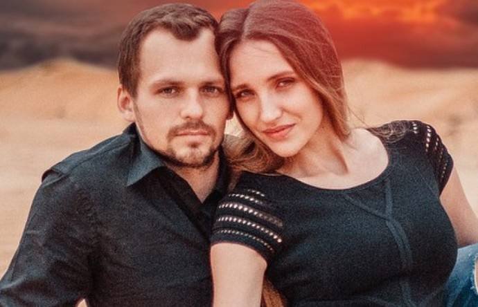 "Не сломалась": мать Алексея Янина высказалась о его жене